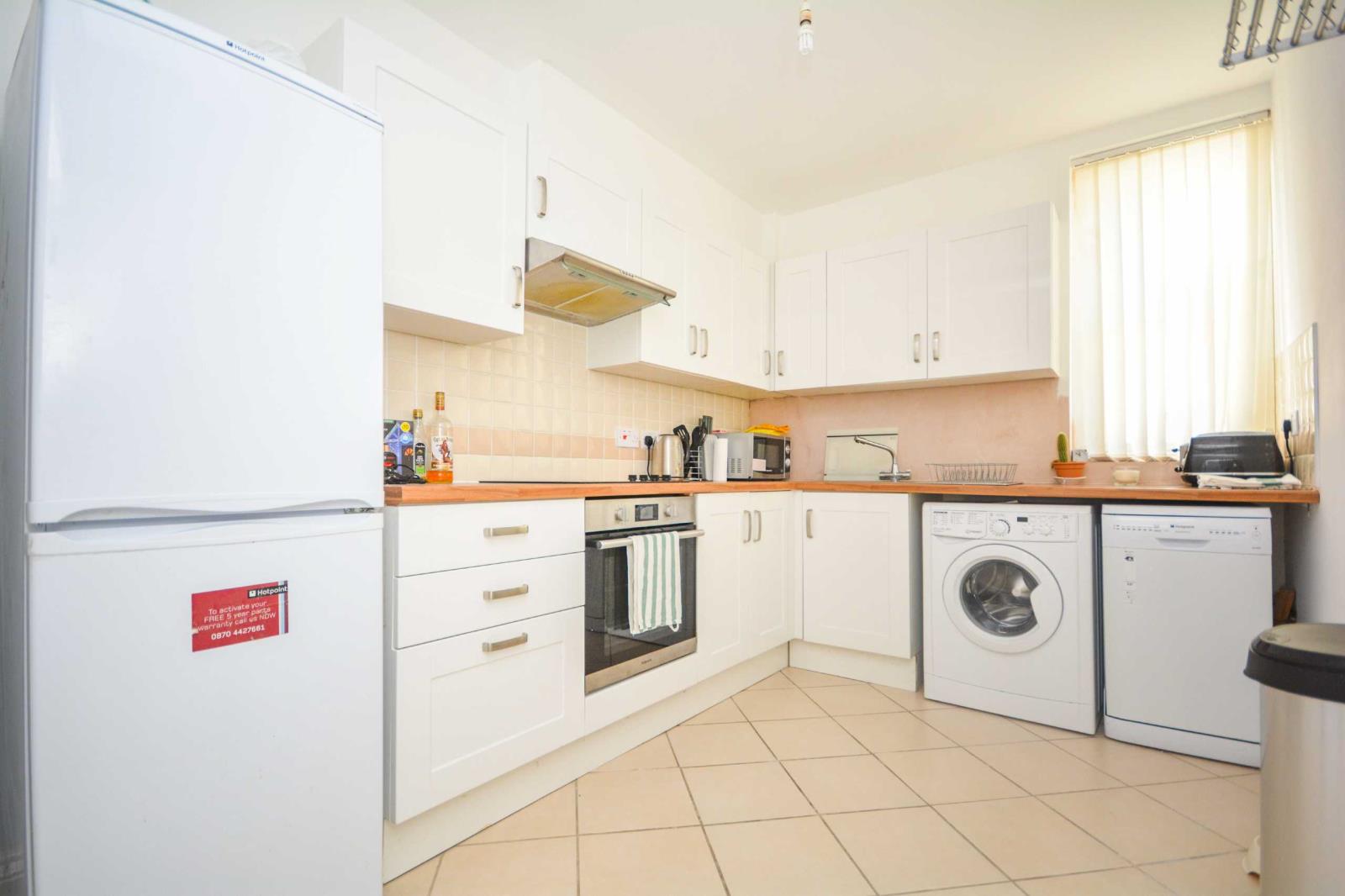 2 Bedroom Apartment For Sale At Chandos Square Broadstairs Kent £