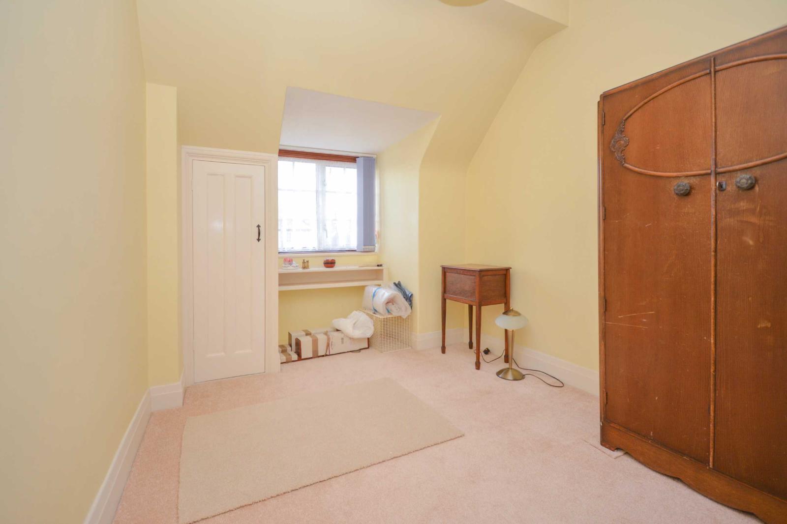 4 Bedroom Detached House For Sale At Laleham Gardens Margate Kent £