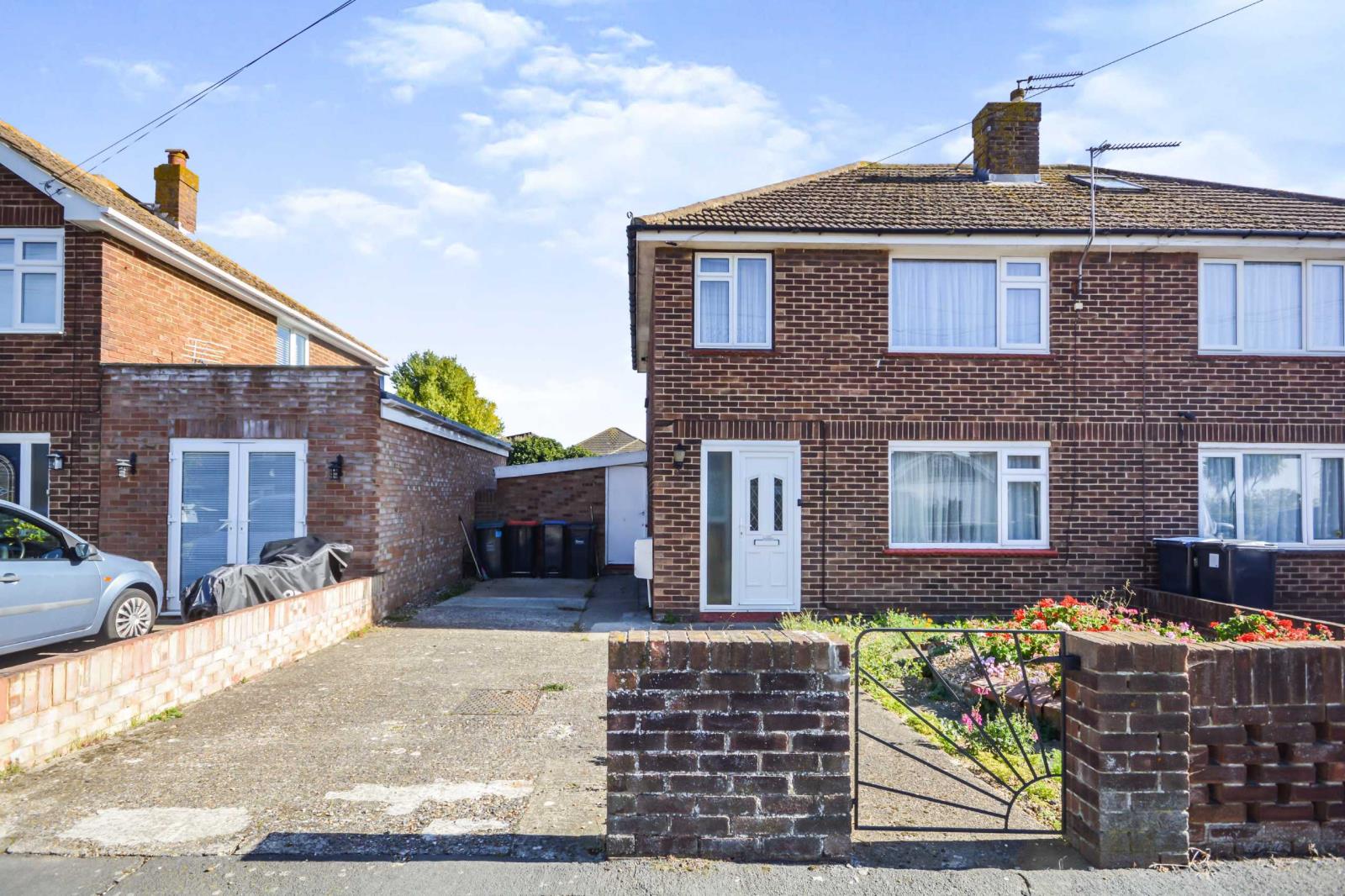 3 Bedroom Semi Detached House For Sale At Helvellyn Avenue Ramsgate