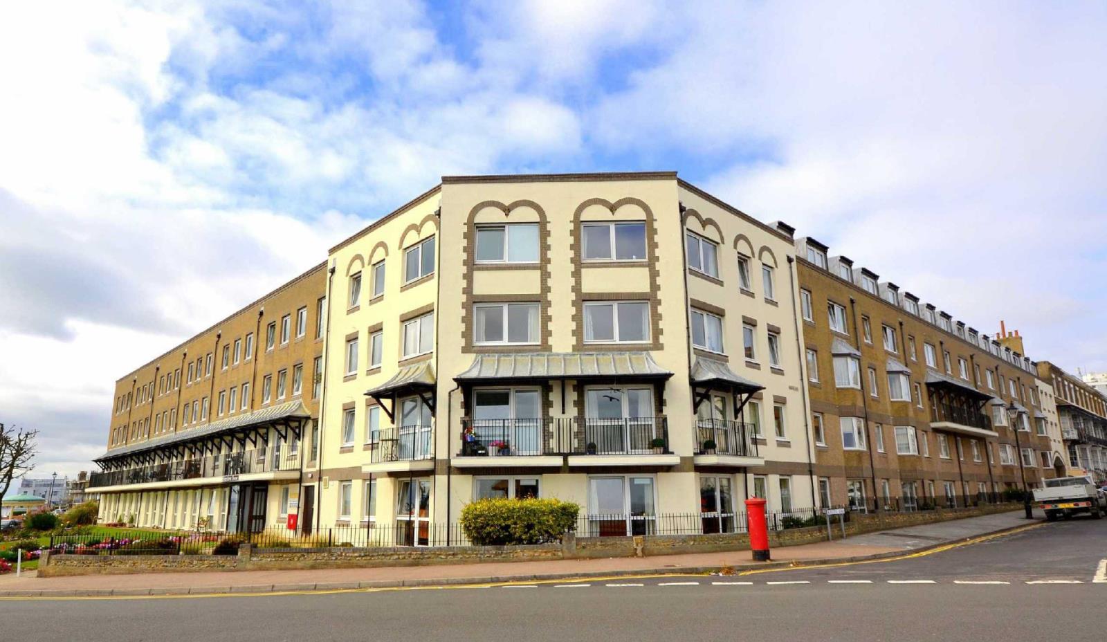 1 Bedroom Retirement For Sale At Wellington Crescent Ramsgate Kent £69,995 Cooke & Co Estate