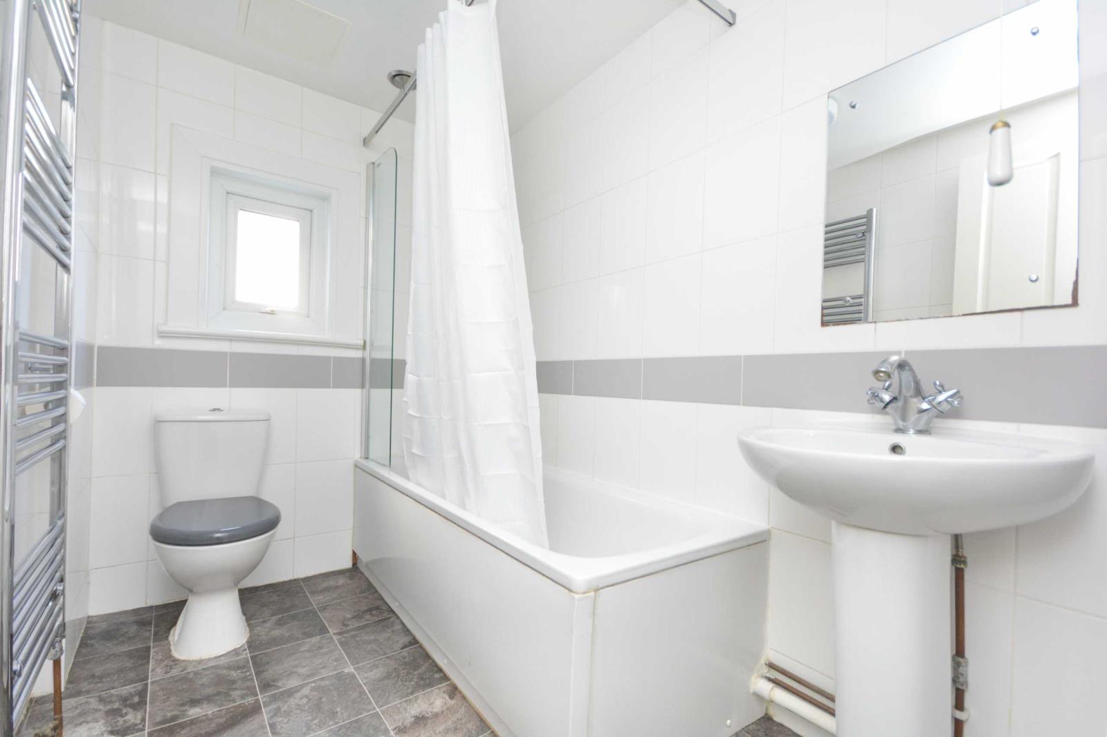 2 Bedroom Apartment For Sale At North Avenue Ramsgate Kent £195,000