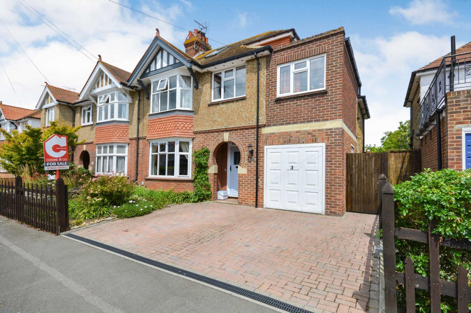 5 Bedroom Semi Detached House For Sale At Brassey Avenue Broadstairs