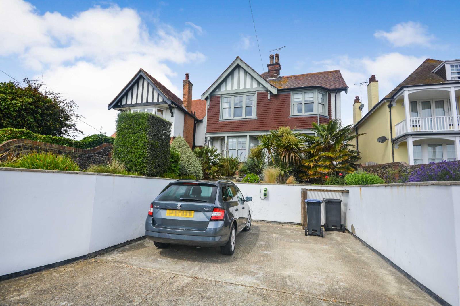 4 Bedroom Detached House For Sale At Dumpton Park Drive Broadstairs Kent £1,000,000 Cooke