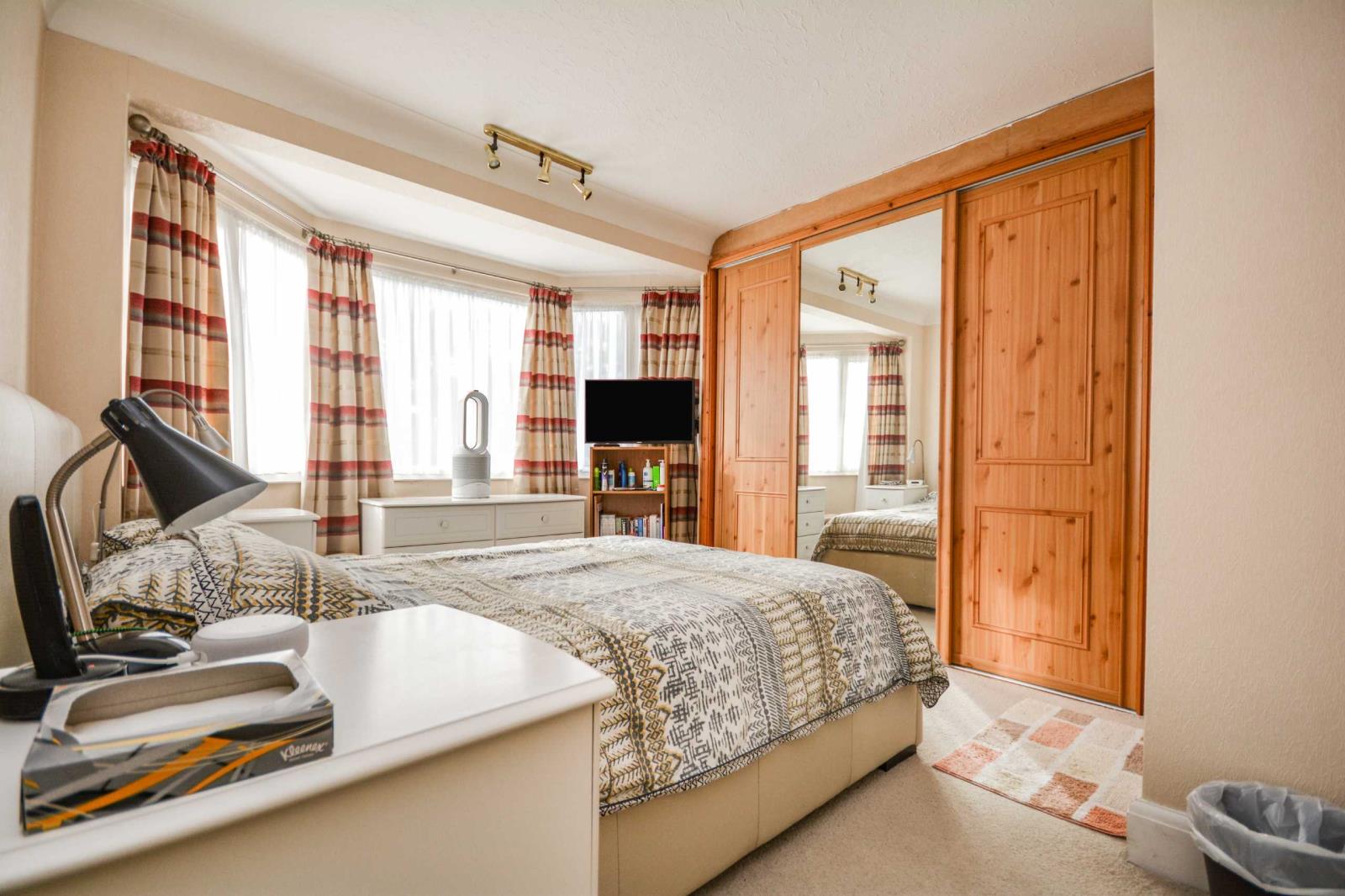 4 Bedroom Semi Detached House For Sale At Osborne Road Broadstairs Kent