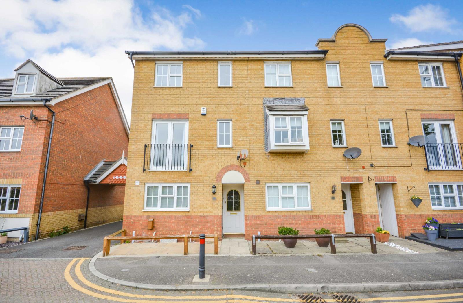 4 Bedroom End Of Terrace House For Sale At Harebrook Ramsgate Kent £