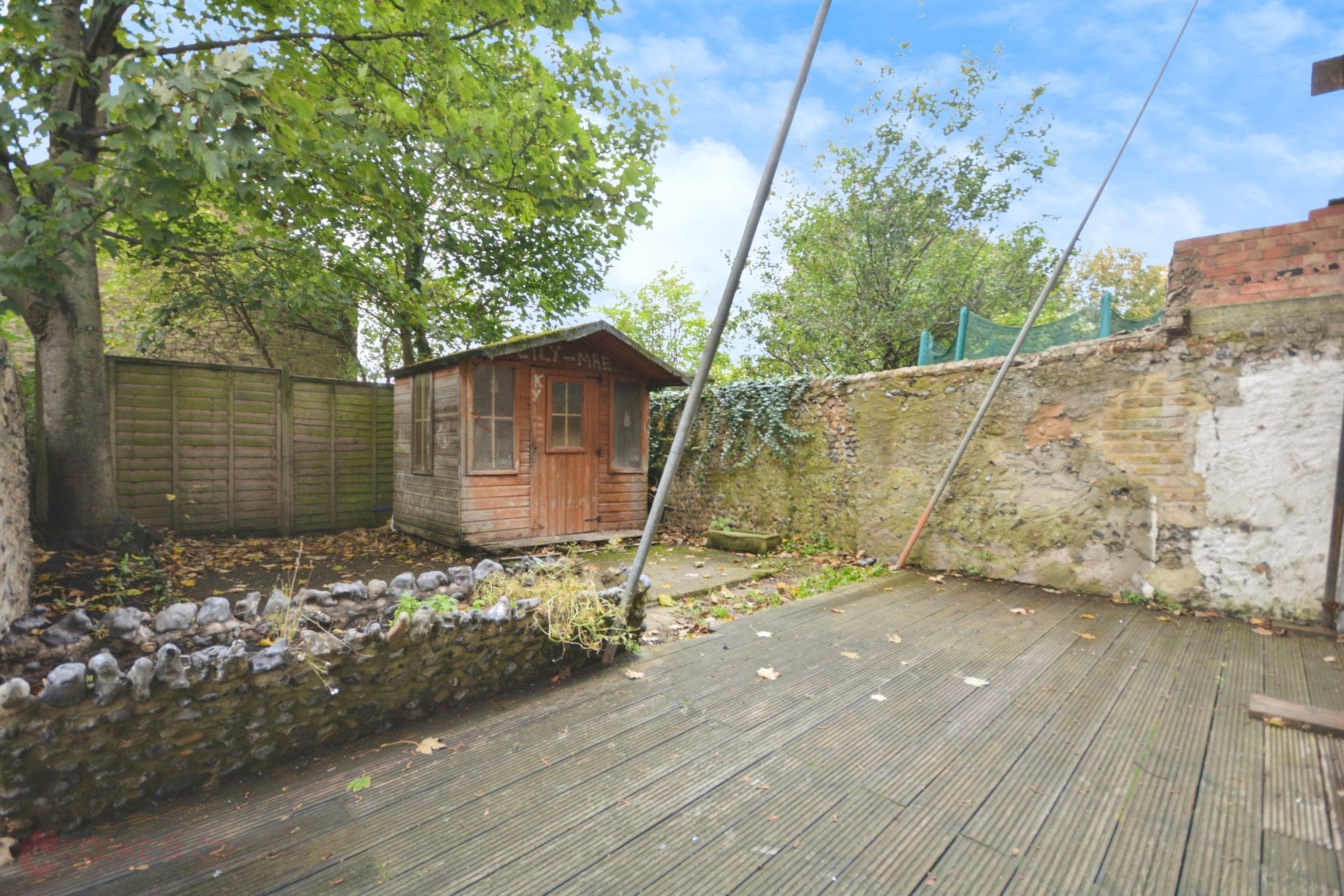 3 Bedroom Apartment For Sale At Arklow Square Ramsgate Kent £199,995