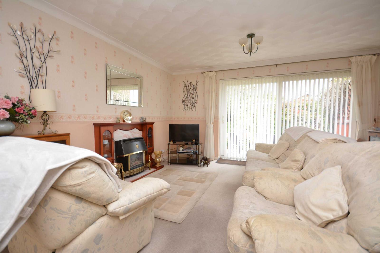 2 Bedroom Semi Detached Bungalow For Sale At Pluckley Gardens Margate