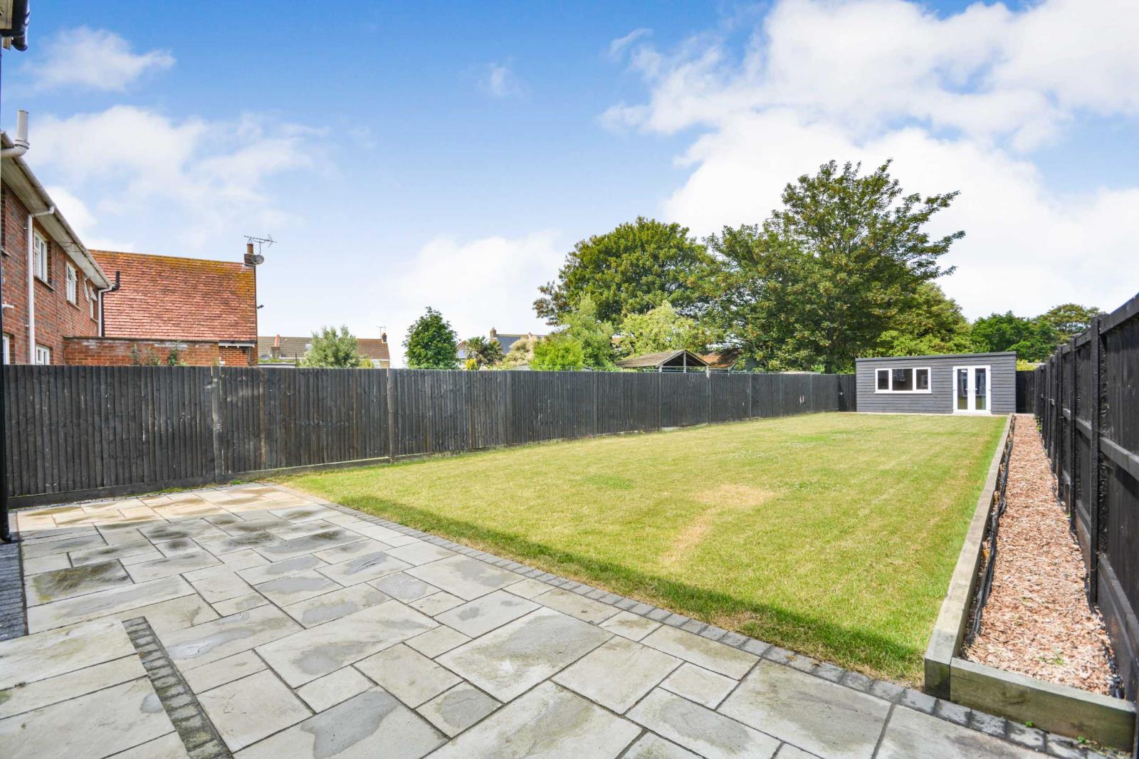 3 Bedroom Detached House For Sale At Grange Road Broadstairs Kent £