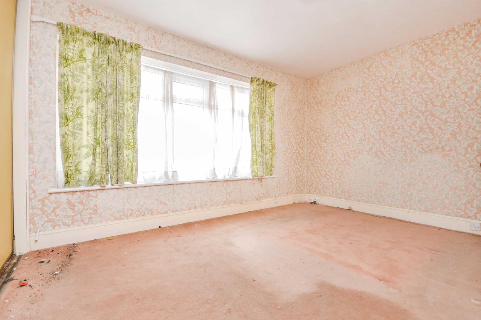 3 Bedroom Semi Detached House For Sale At Edith Road Ramsgate Kent £