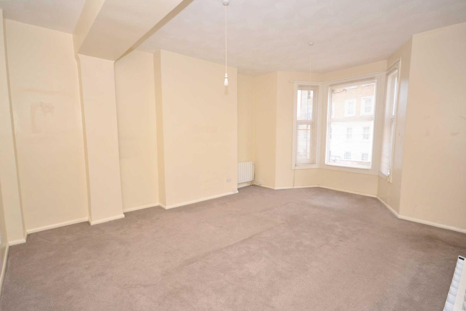 1 Bedroom Apartment For Sale At Sweyn Road Margate Kent £105,000