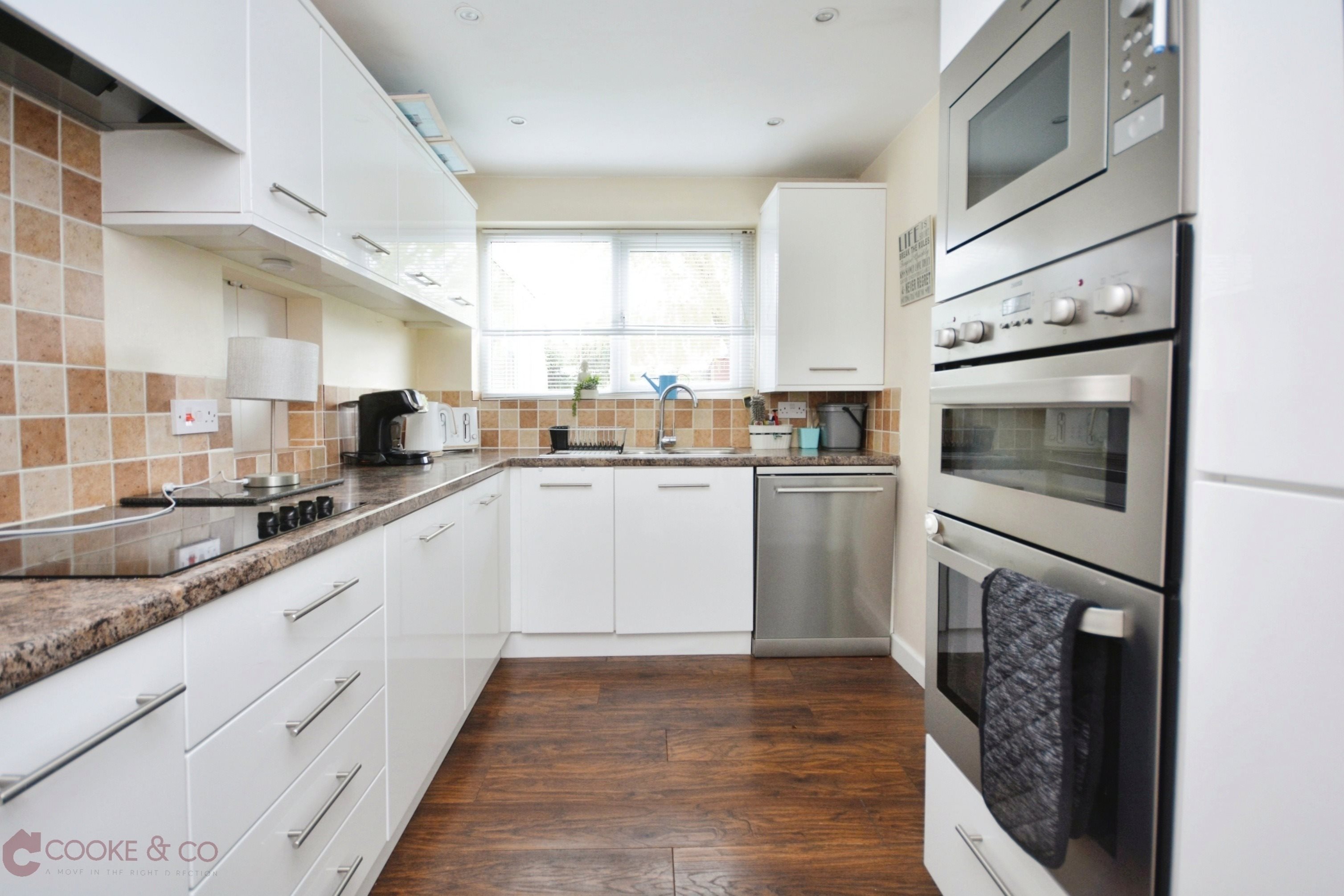 3 Bedroom Detached House For Sale At Rydal Avenue Ramsgate Kent £