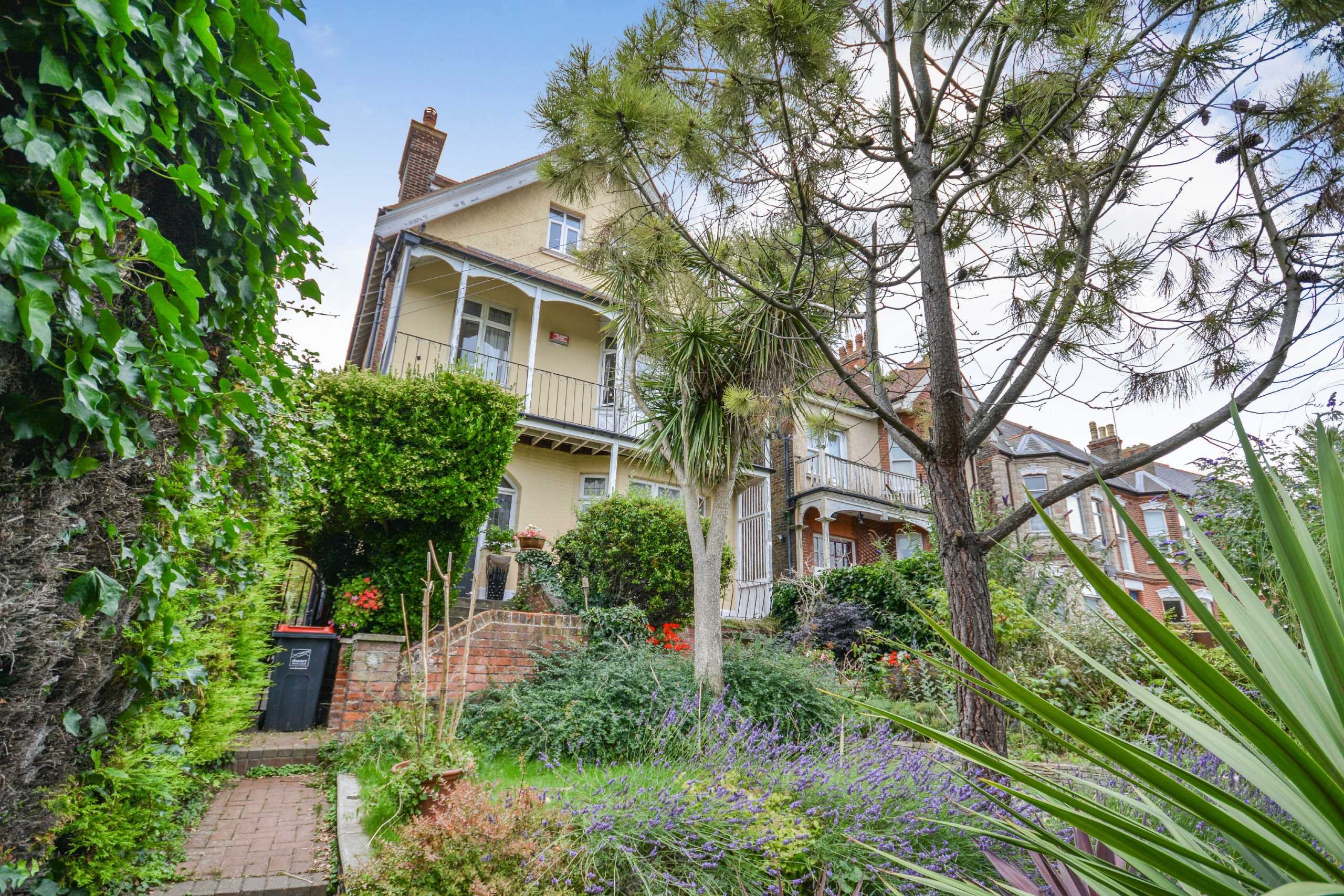 Properties for Sale In Cooke & Co Estate and Letting Agents