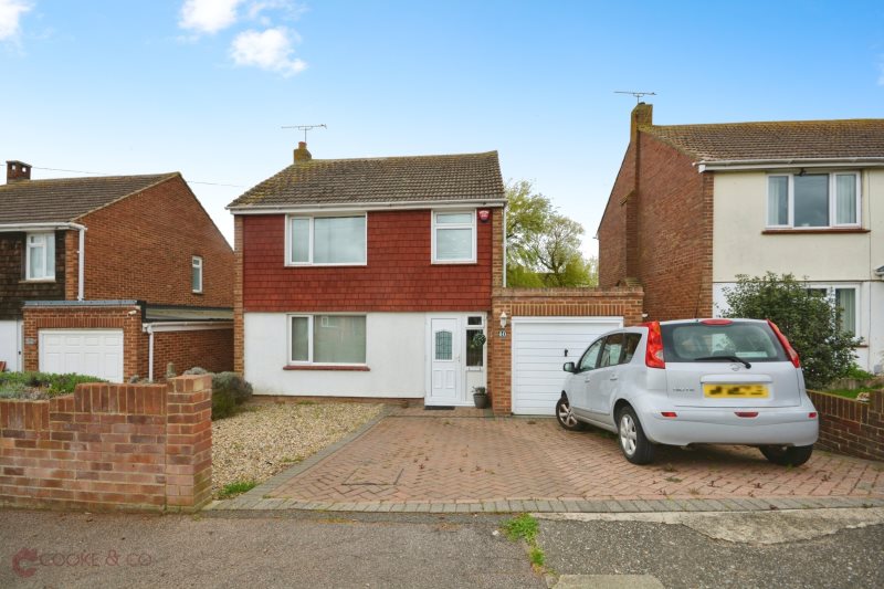 3 Bedroom Detached House For Sale At Rydal Avenue Ramsgate Kent £